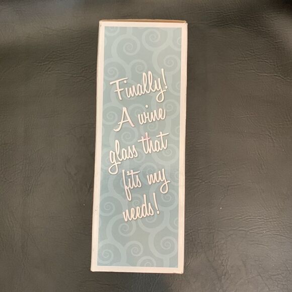 Big Mouth Toys Wine Bottle Glass Holds Whole Bottle A Glass That Fits My Needs - Picture 5 of 9